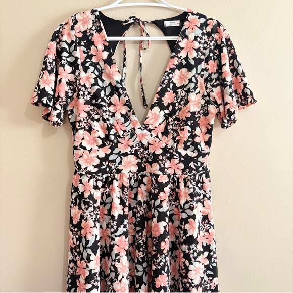 Black Flutter Sleeve A-Line Dress Pink Grey Floral & Deep V-Neck - Picture 2 of 16